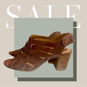 Clarks Artisan Brown Woven Strappy Open-toe Sandals